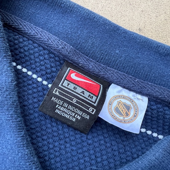 Vintage Nike Toronto Maple Leaf Polo Shirt - Picture 3 of 5